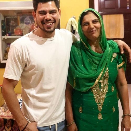 Rohit Kumar (Kabaddi Player) with mother