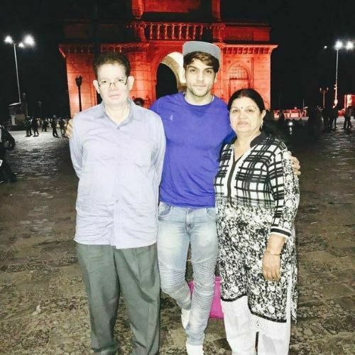 Piyush Sharma (MTV Splitsvilla) with parents