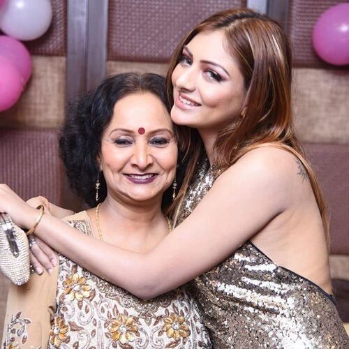 Khushi Mukharjee (Actress) with mother