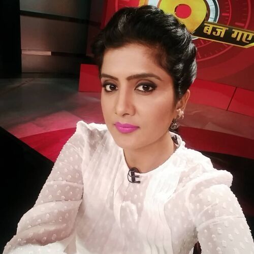 News anchor of Aaj Tak Channel (Neha Batham)