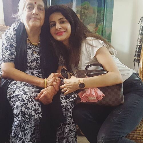 Roop Durgapal (TV Actress) with her mother