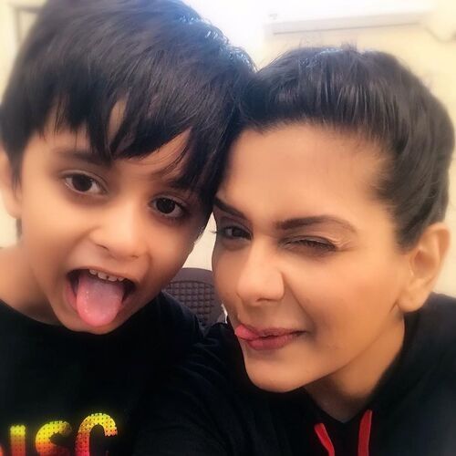 Dalljiet Kaur (TV Actress) with her Son