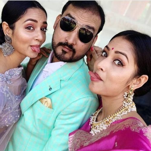 Vidisha with brother and sister