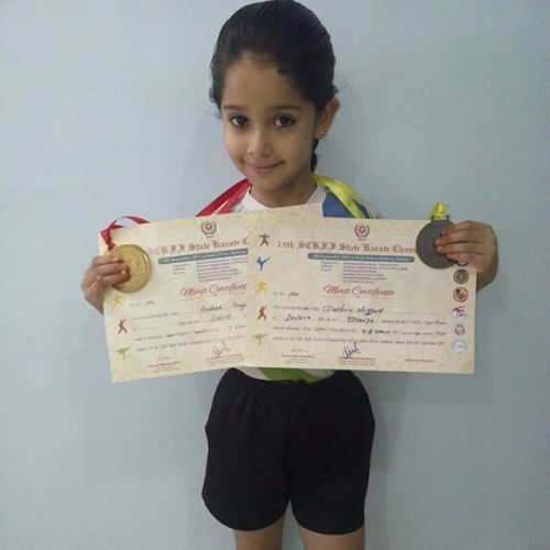 Deshna Dugad with karate certificate