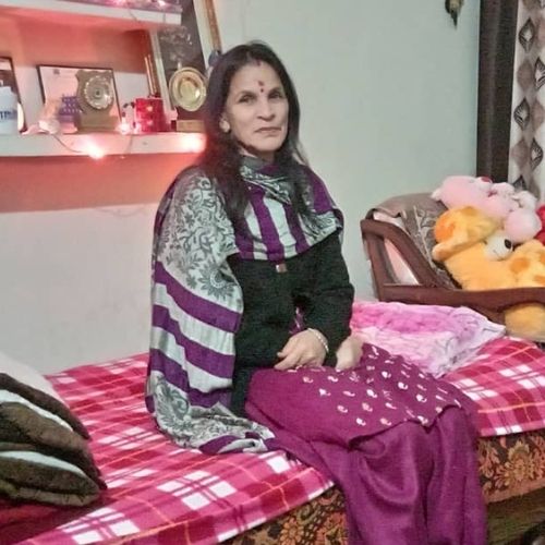 Nisha Dhaundiyal Mother
