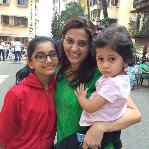 Smita Bansal with Daughters