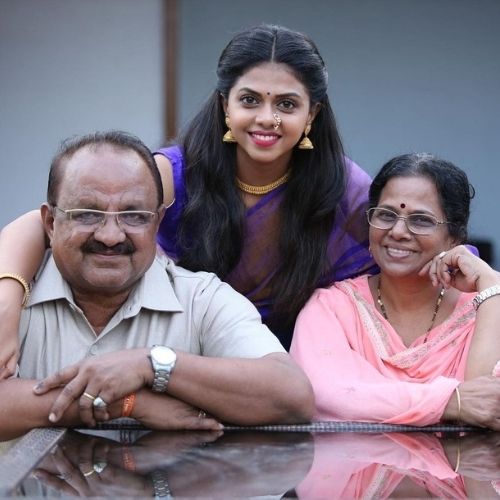 Rutuja Bagwe with Family (Mother and Father)