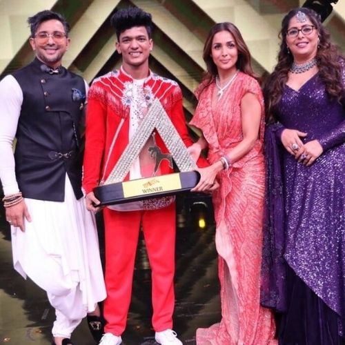 Tiger Pop with India's Best Dancer Trophy
