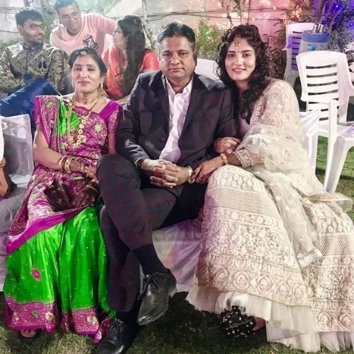 Hardika Joshi with Parents