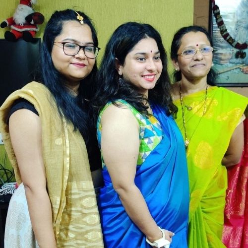 Abhilasha Chellam with Sister and Mother