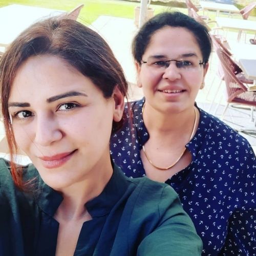 Mona Singh with Sister