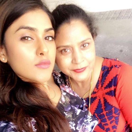 Naira Shah with Mother