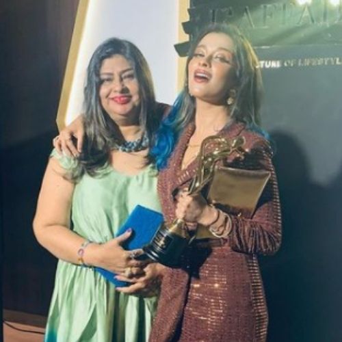 Nyra Banerjee with Mother