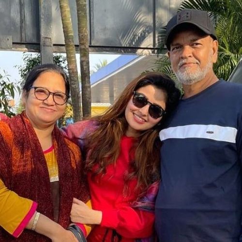 Shirin Kanchwala with Parents