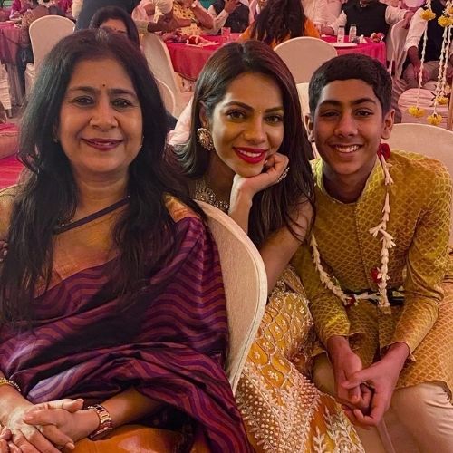 Tanvi Thakkar with Mother and Brother