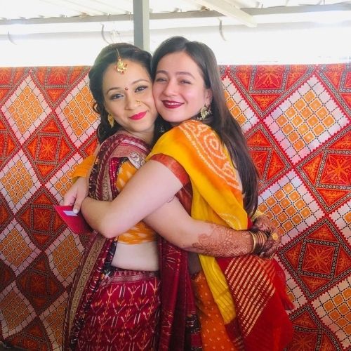 Priyal Gor with Sister
