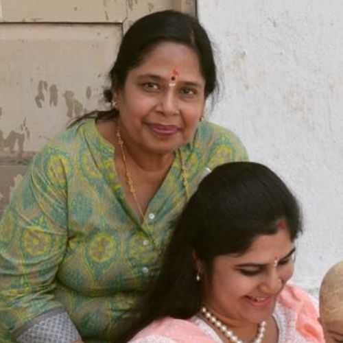 Shristi Dixit with Mother