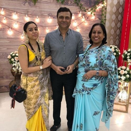 Sumona Chakravarti with Family