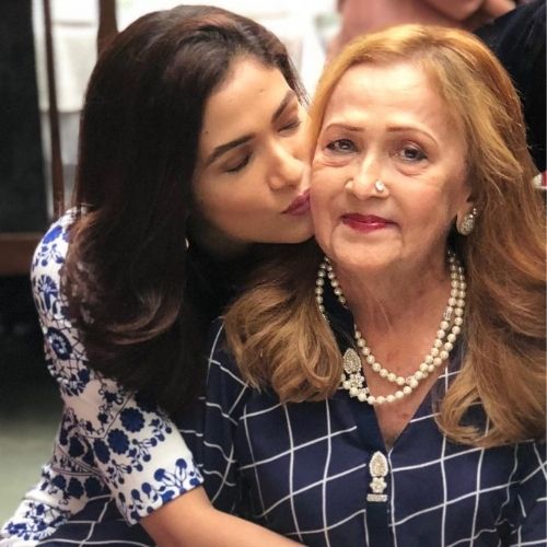 Ridhima Pandit with mother