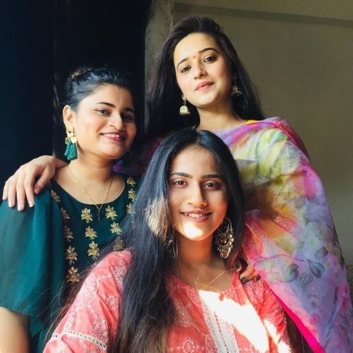 Shivani Surve with Her Sisters (Sameeksha and Tanvi)