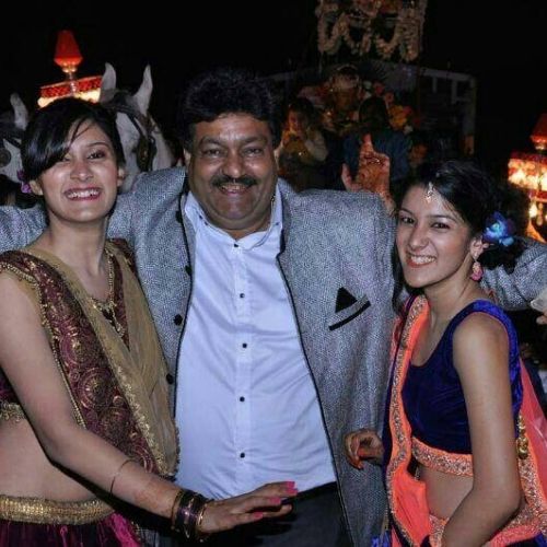 Aastha Gill with Father and Sister