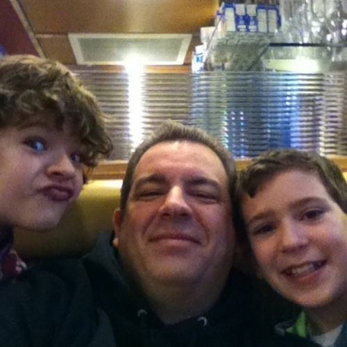 Gaten Matarazzo with Father and Brother