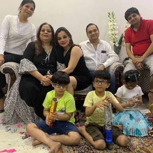 Kanika Maheshwari with Family
