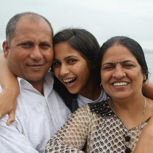 Veebha Anand with Parents
