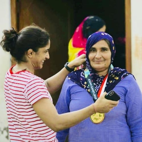 Vinesh Phogat with Mother