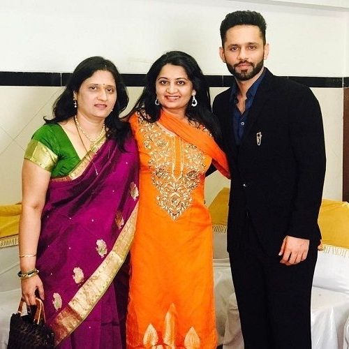 Rahul Vaidya with Mother and Sister