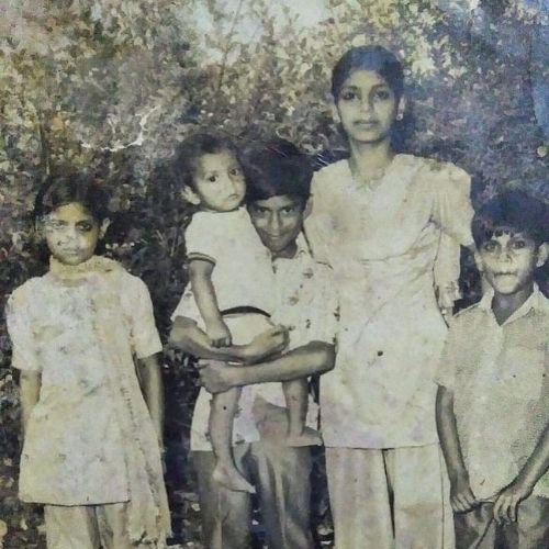Sharib Hashmi with Siblings