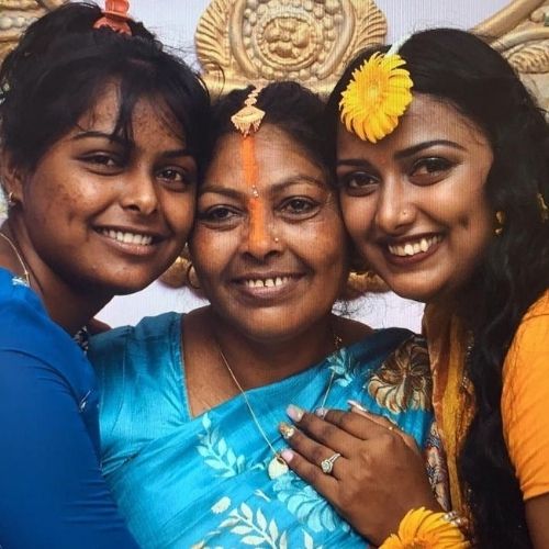 Deepika Kumari with Mother and Sister