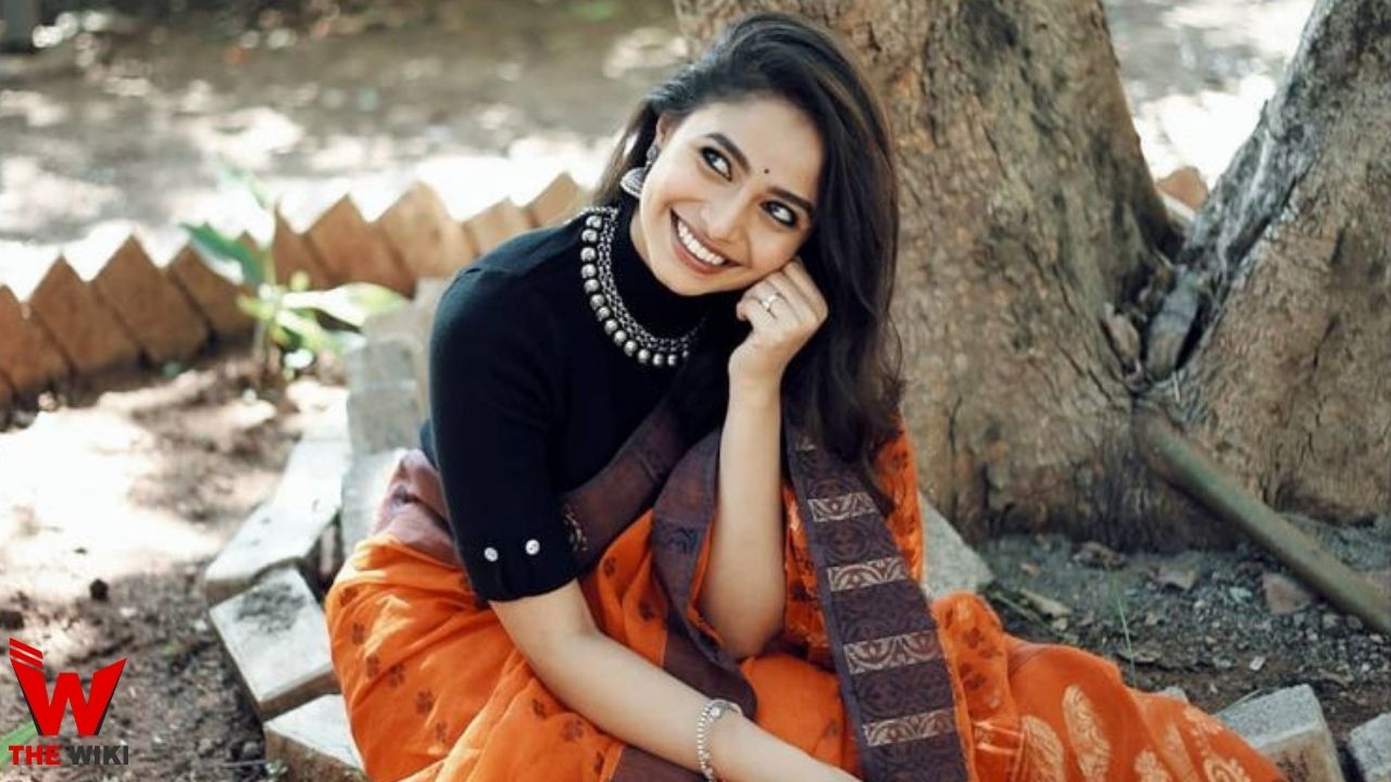 Sayali Deodhar (Actress)