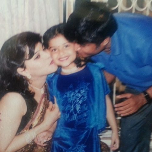 Vaibhavi Shandilya with Parents