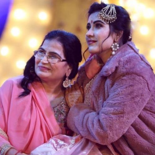 Sheena Bajaj with Mother
