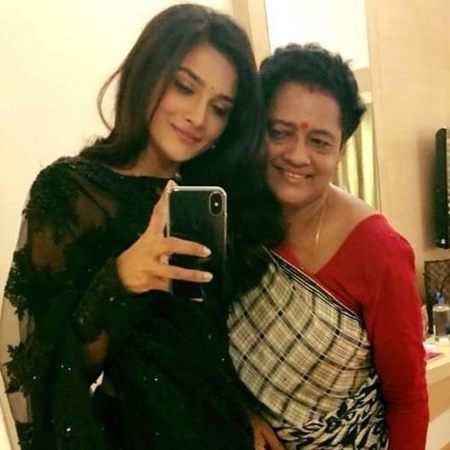 Sushrii Shreya Mishraa with Mother