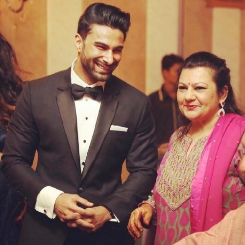 Abhinav Kapoor with Mother