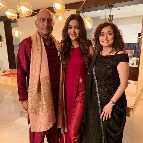 Gayatri Bhardwaj with Her Parents