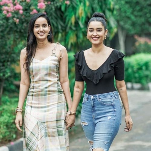 Vandana Singh with Her Sister