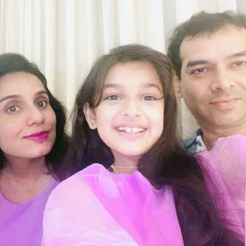 Shivika Rishi with Parents