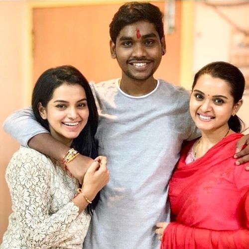 Titeeksha Tawde with Her Sister and Brother