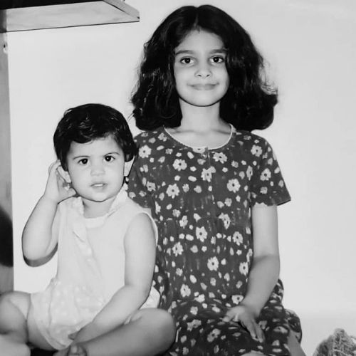 Manasa Varanasi with Sister