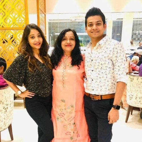 Pankhuri Shrivastava with Mother and Brother