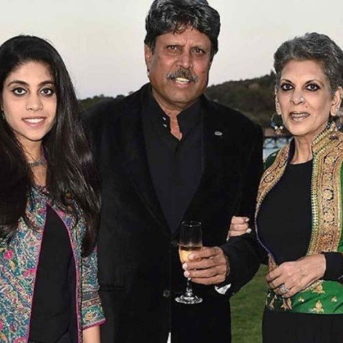Romi Bhatia with Family