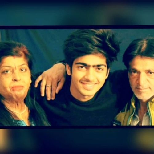Sagar Kalra with Parents