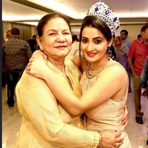 Dolly Sohi with Mother