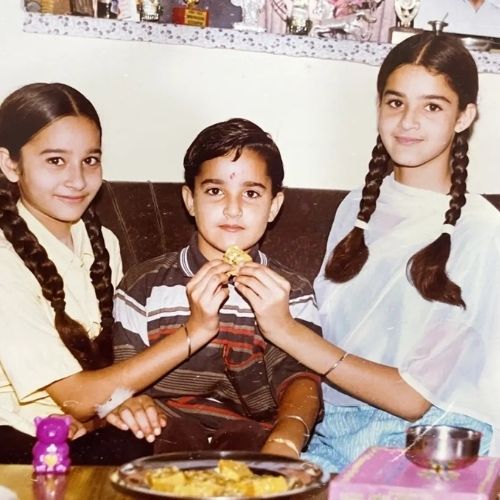 Navjot Simi with Siblings