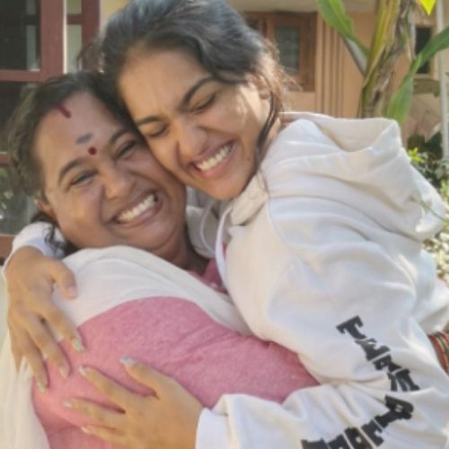Saniya Iyappan with Mother