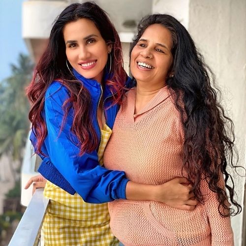 Sonnalli Seygall with Mother