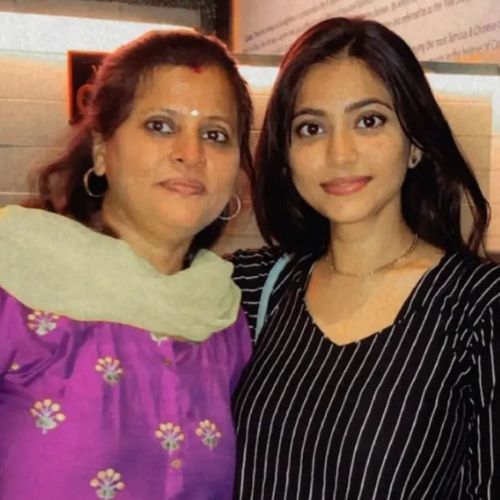 Ulka Gupta Mother and Sister